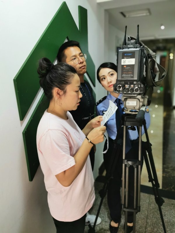 和业众 “摄像机就是我们的‘枪’”：《东方110》迎来开播3000期